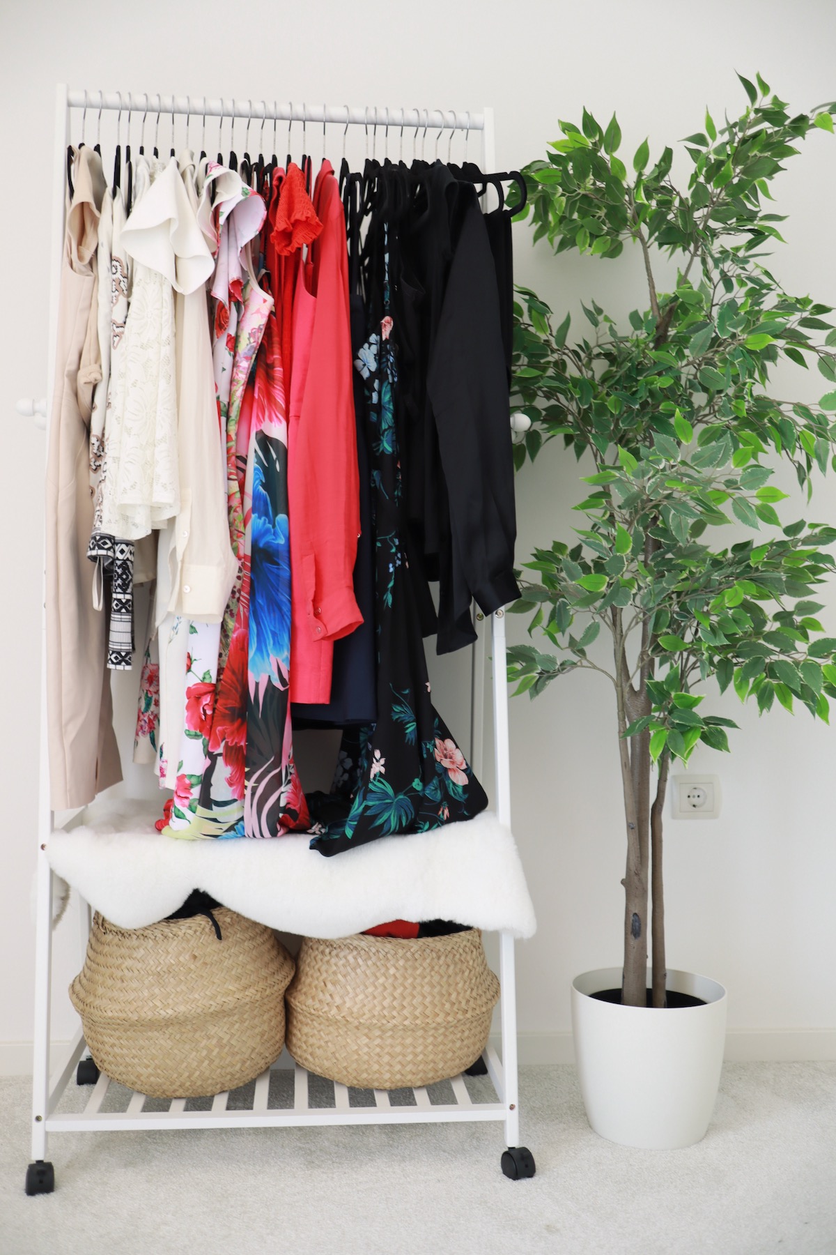 Easy Closet Hack to Save Space & Simplify: Matching Hangers - Pursuit of  Simple