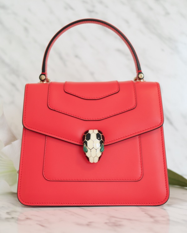 20 Minimalist Purse Essentials #purseideas #diypurse #purse | Minimalist  purse, Minimalist bag, Purse essentials